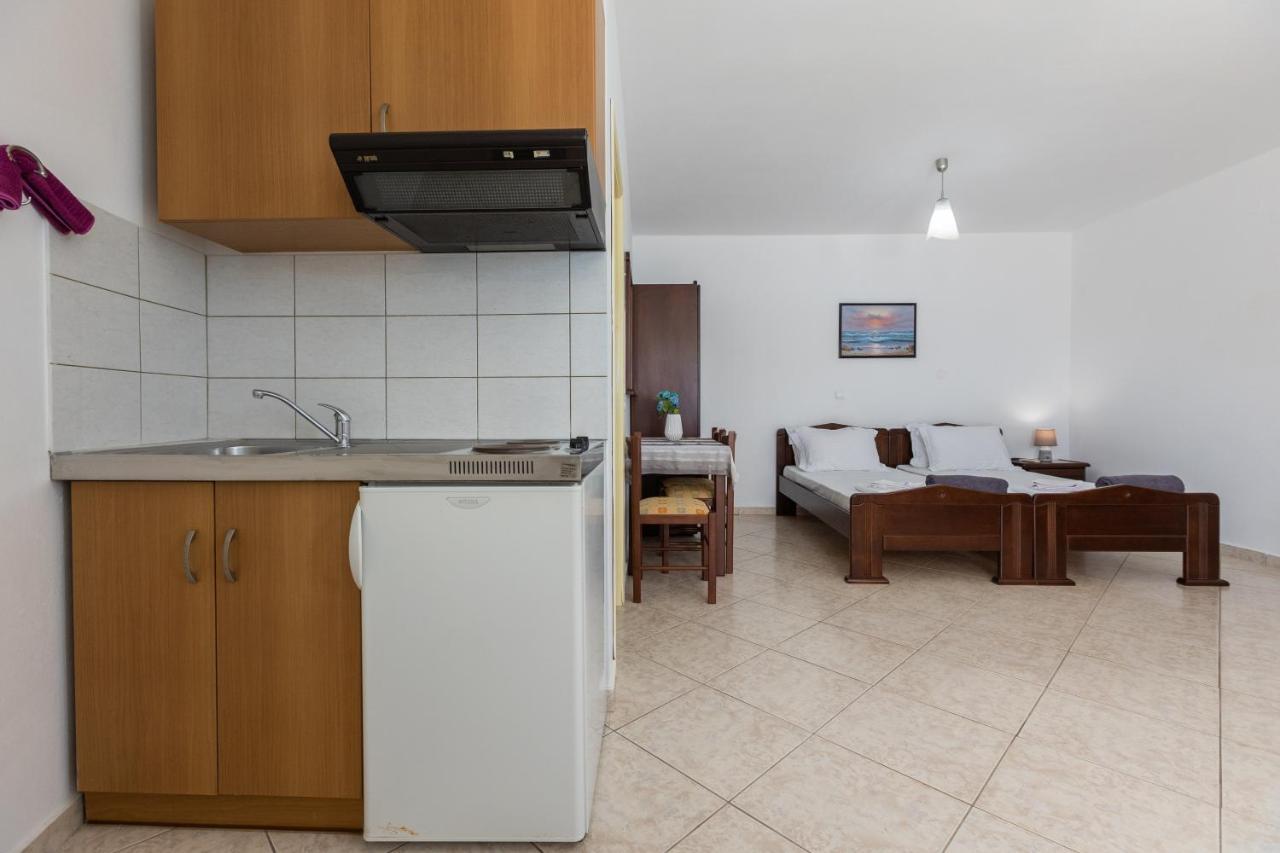 Alicia Studios Fársa Exteriér fotografie